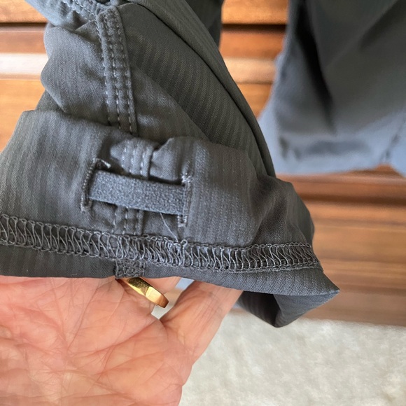 LULULEMON DANCE STUDIO CROPS  SZ. 10 GREY   EUC - Picture 3 of 4